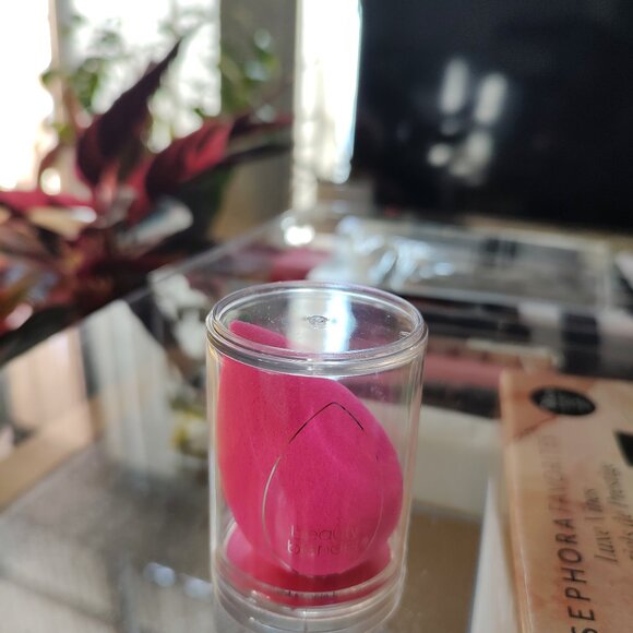 Beauty Blender (New Item) - Picture 2 of 3